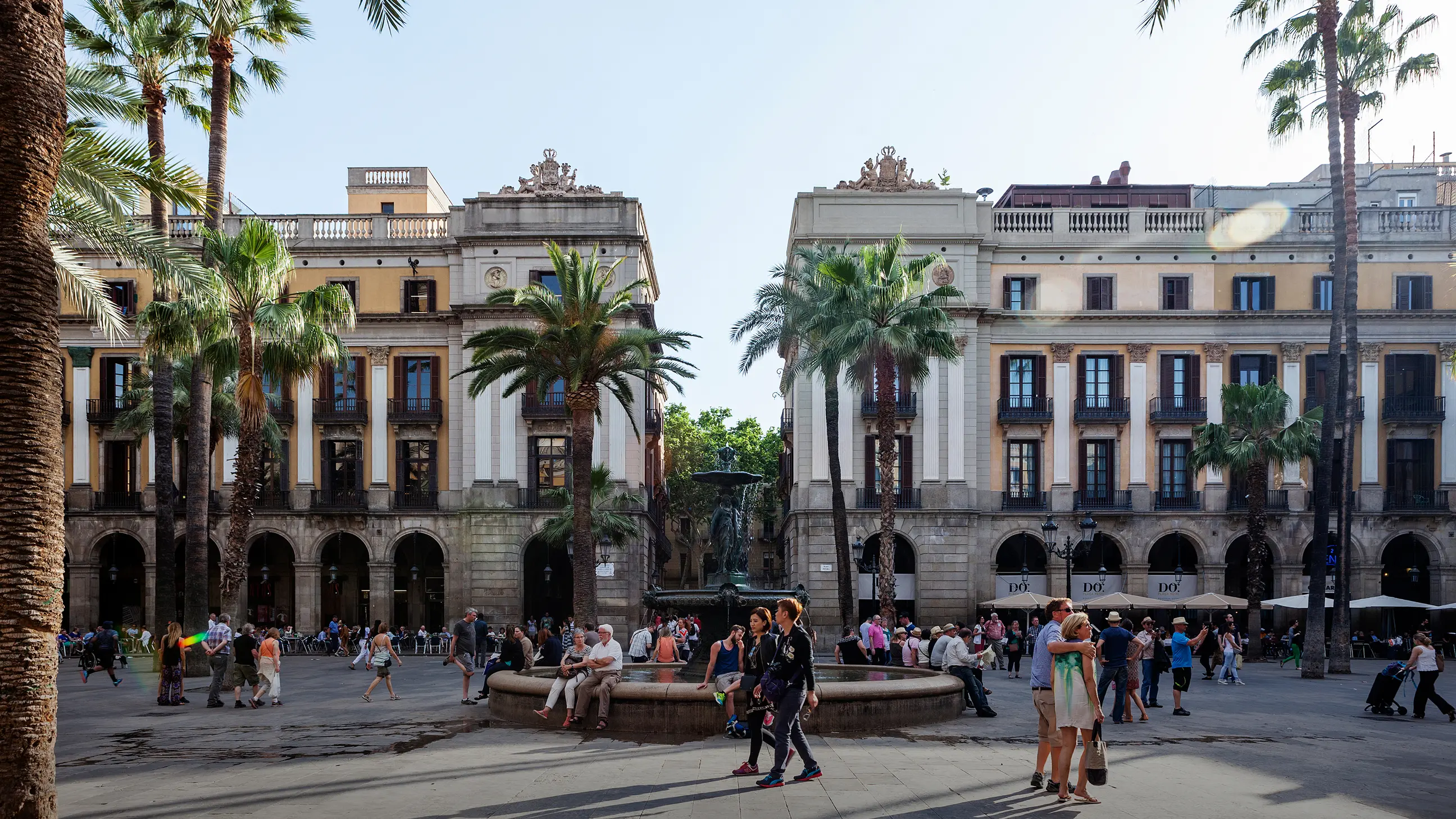 Royal Square (Plaça Reial)