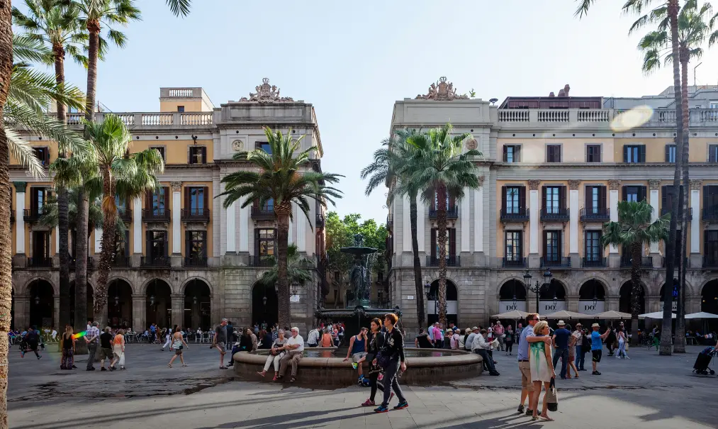 Royal Square (Plaça Reial)